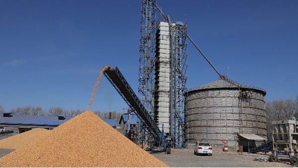 烘糧1萬噸成本僅24萬，秸稈打捆直燃熱風爐為農(nóng)戶增收